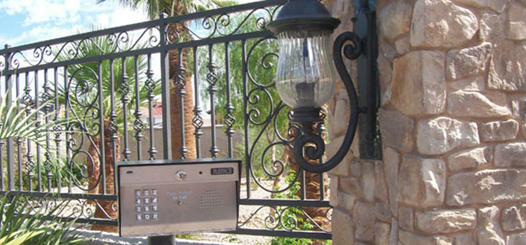 Doorking Outdoor Gate Access Control Bell Gardens